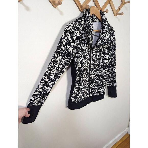 Lululemon Cozy Cuddle Up Jacket Fleur Sombre Black & White Full Zip Sweater - Picture 3 of 8